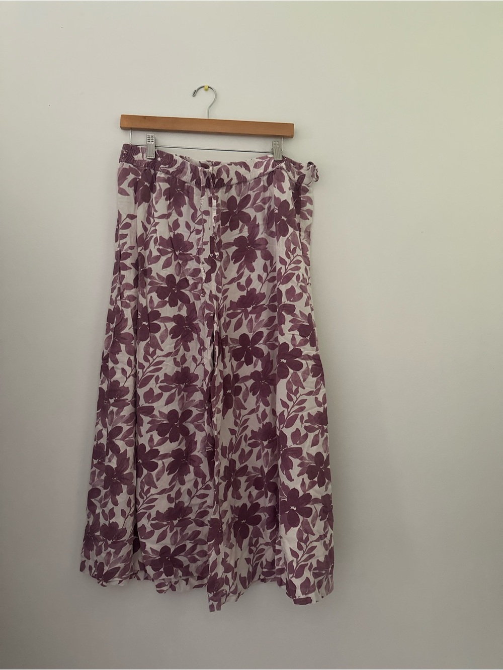 Floral Button-Front Linen Kurti in Mauve and White + matching bottoms - Picture 3 of 3